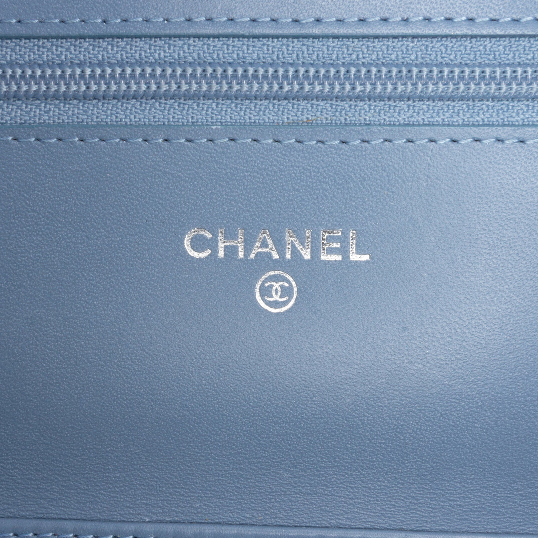Chanel CC Wallet on Chain Cuir caviar Bleu – vue 5 – GABY PARIS