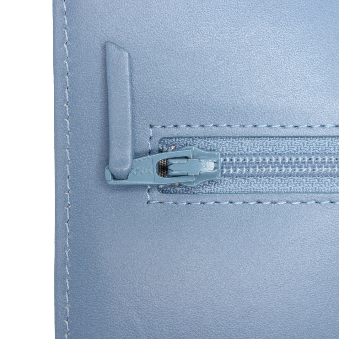 Chanel CC Wallet on Chain Cuir caviar Bleu – vue 7 – GABY PARIS