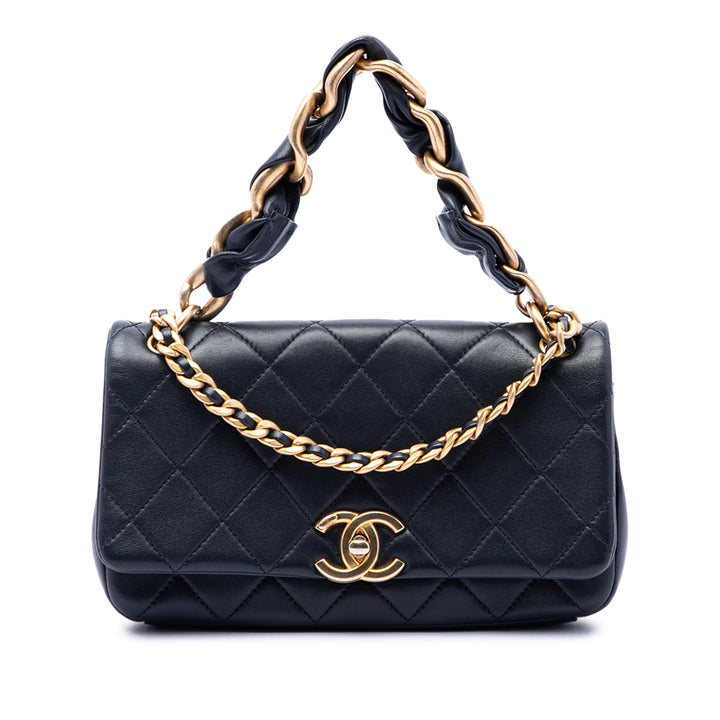 Chanel Matelassé Chaîne is More à rabat Cuir d'agneau Noir – vue principale – GABY PARIS