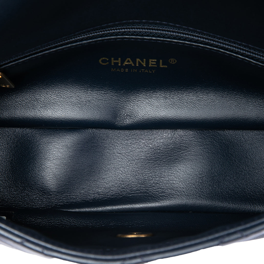 Chanel Matelassé Chaîne is More à rabat Cuir d'agneau Noir – vue 4 – GABY PARIS