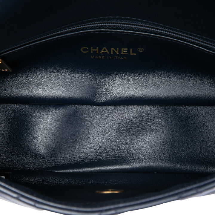 Chanel Matelassé Chaîne is More à rabat Cuir d'agneau Noir – vue 4 – GABY PARIS