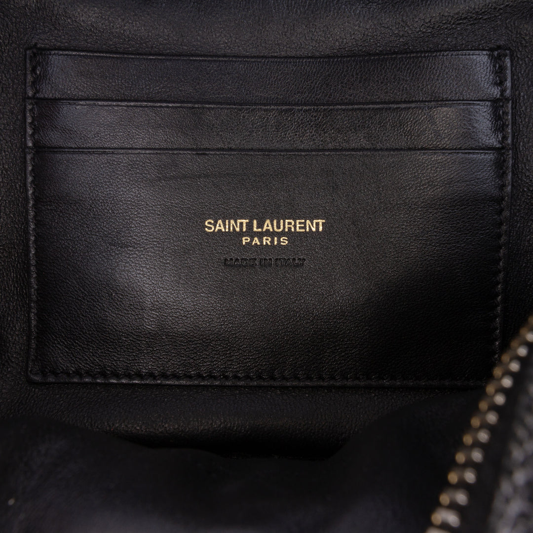 Saint Laurent Grain de Poudre Chevron Lou Sac caméra Mini Monogram Noir – vue 5 – GABY PARIS