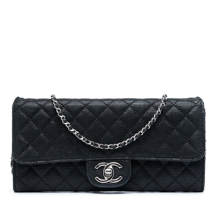 Chanel CC Matelassé Iridescent Fabric East West à rabat