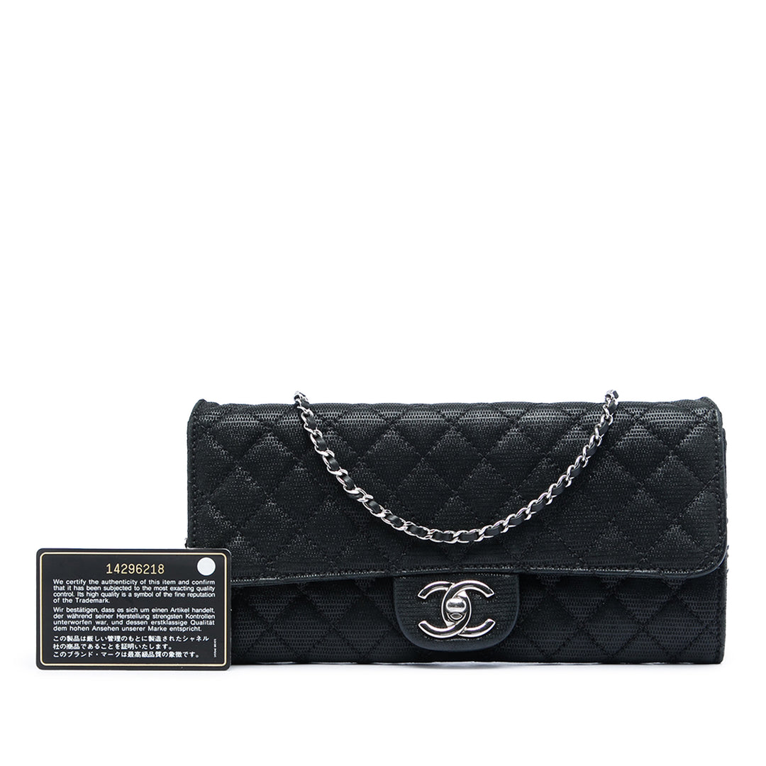 Chanel CC Matelassé Iridescent Fabric East West à rabat