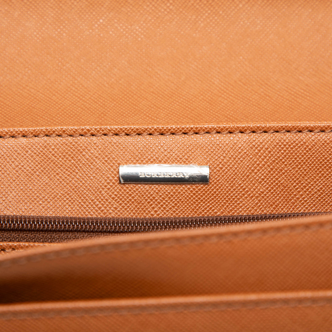 Burberry Cuir Envelope Pochette