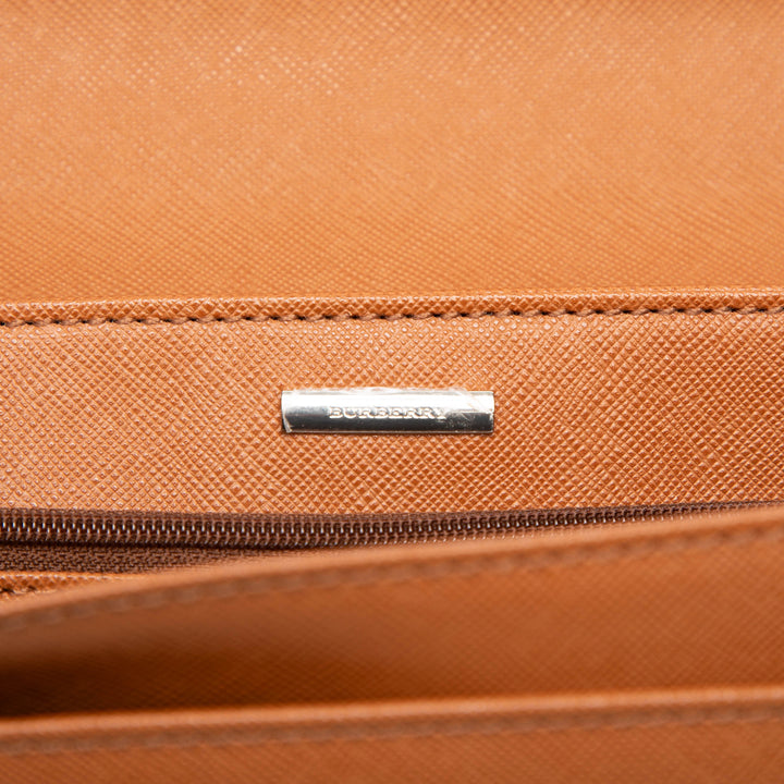 Burberry Cuir Envelope Pochette