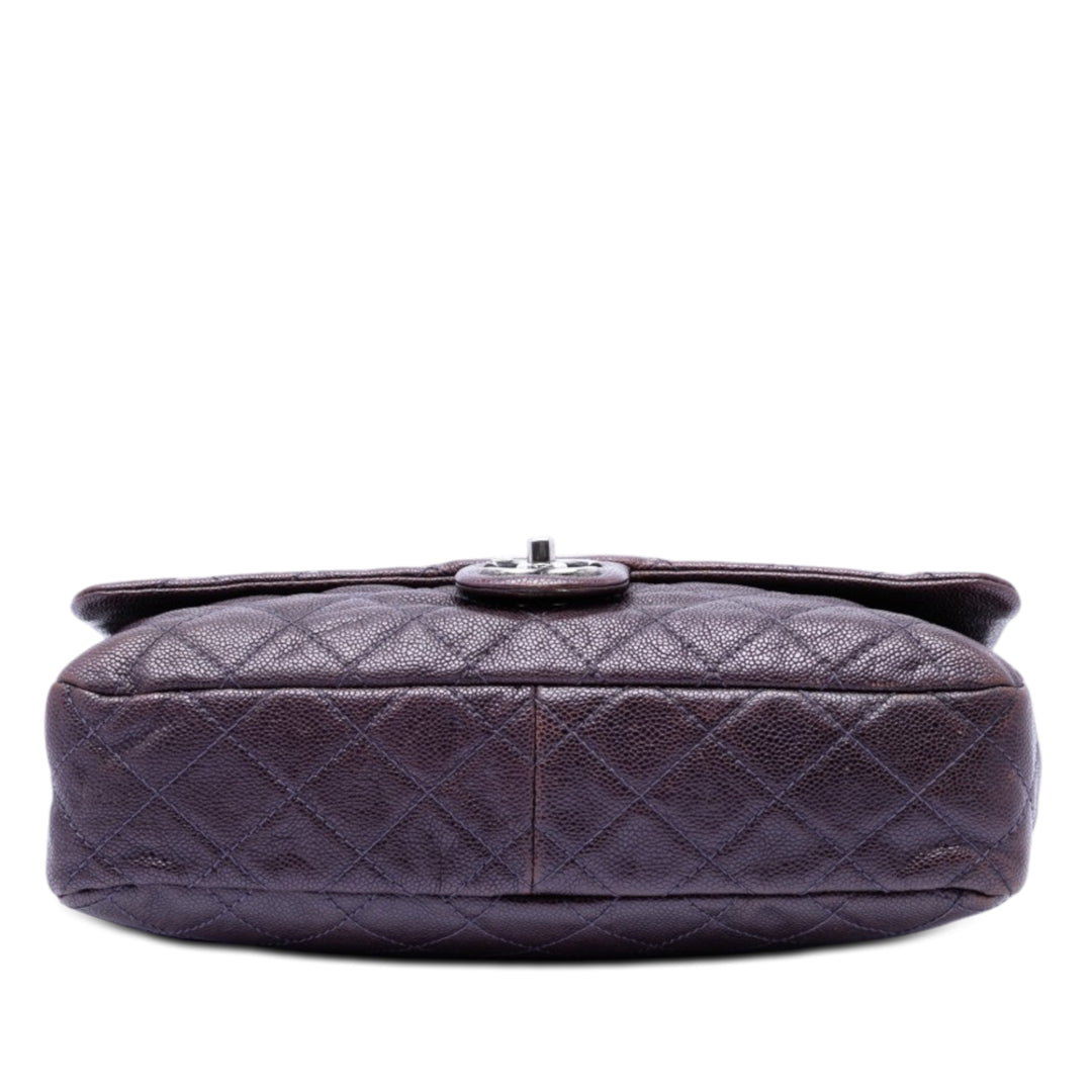 Chanel Jumbo Matelassé Iridescent Caviar Easy à rabat