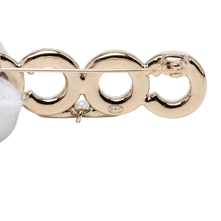 Chanel CC plaqué Perles fantaisie Coco Dangle Broche Métal