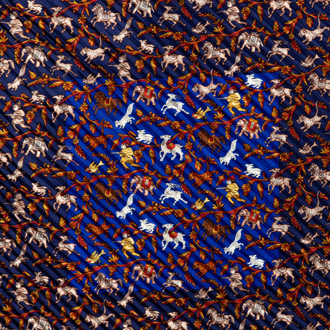 Hermès Chasse en Inde Pleated Foulard 140 Bleu – vue 2 – GABY PARIS