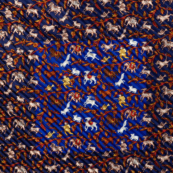 Hermès Chasse en Inde Pleated Foulard 140 Bleu – vue 2 – GABY PARIS