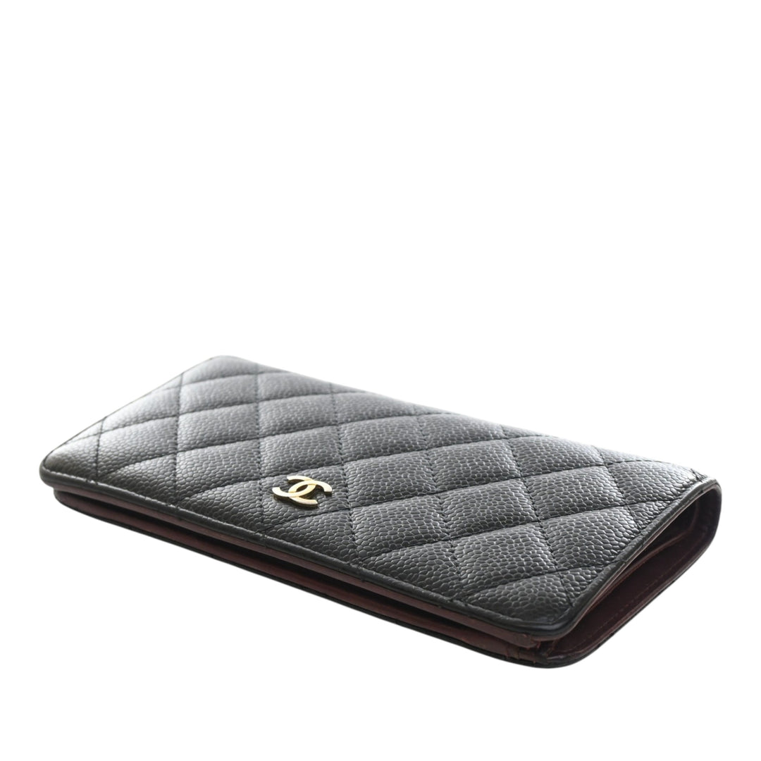 Chanel CC Matelassé Caviar Yen Bifold Portefeuille long