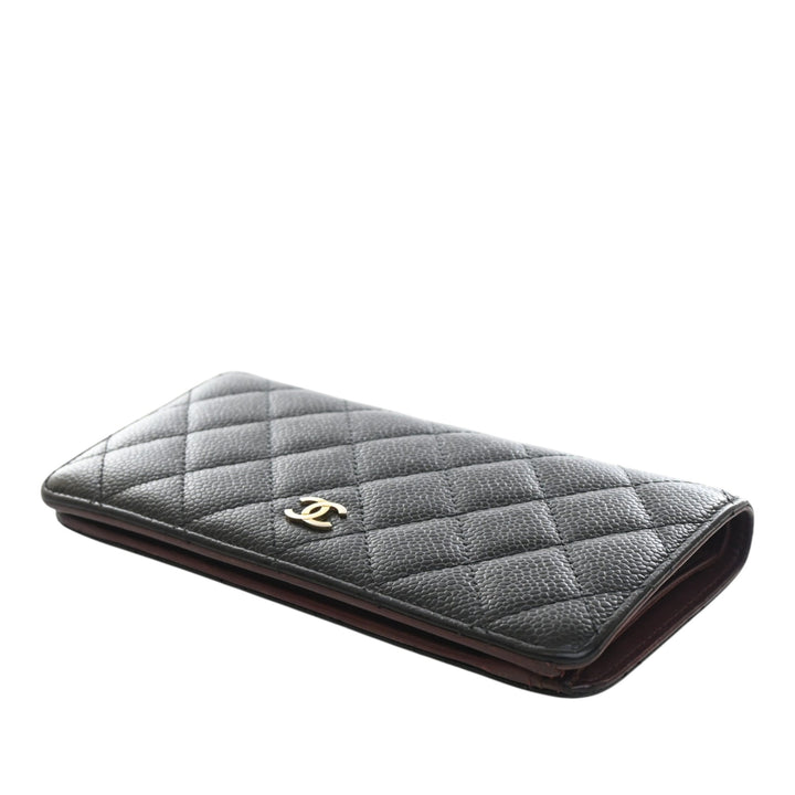 Chanel CC Matelassé Caviar Yen Bifold Portefeuille long