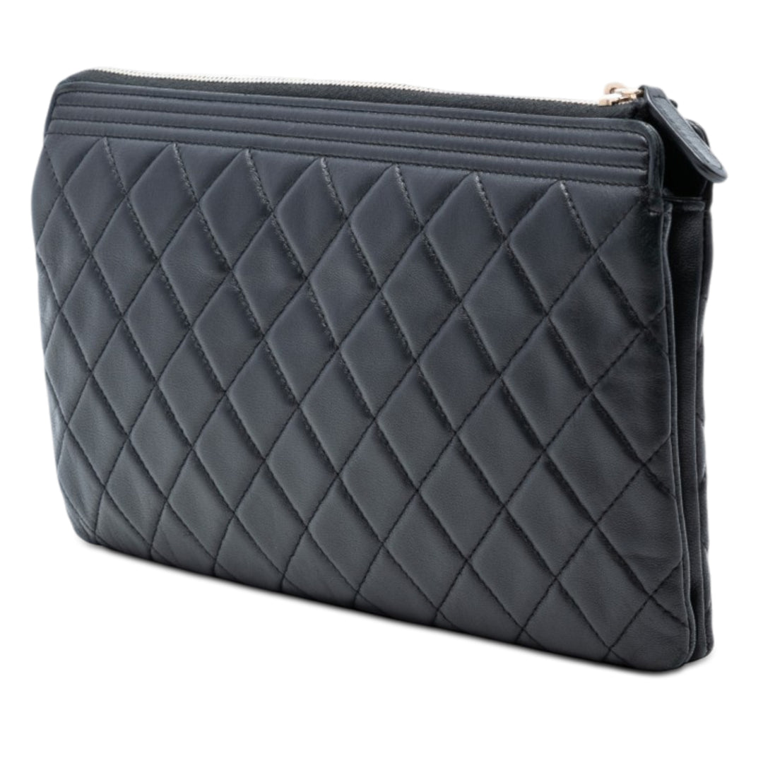 Chanel Matelassé Cuir d’agneau Boy Zip Pochette