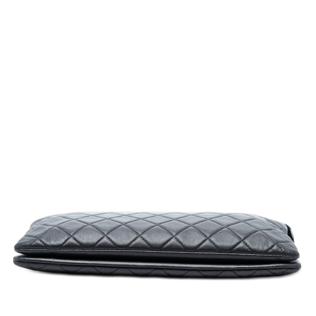 Chanel Matelassé Cuir d’agneau Boy Zip Pochette