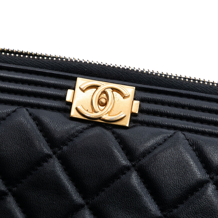 Chanel Matelassé Cuir d’agneau Boy Zip Pochette