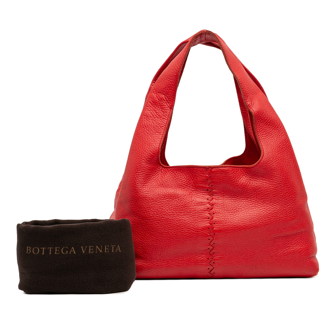 Bottega Veneta Sac porté épaule perforé Cervo Surpiqué Rouge – vue 7 – GABY PARIS