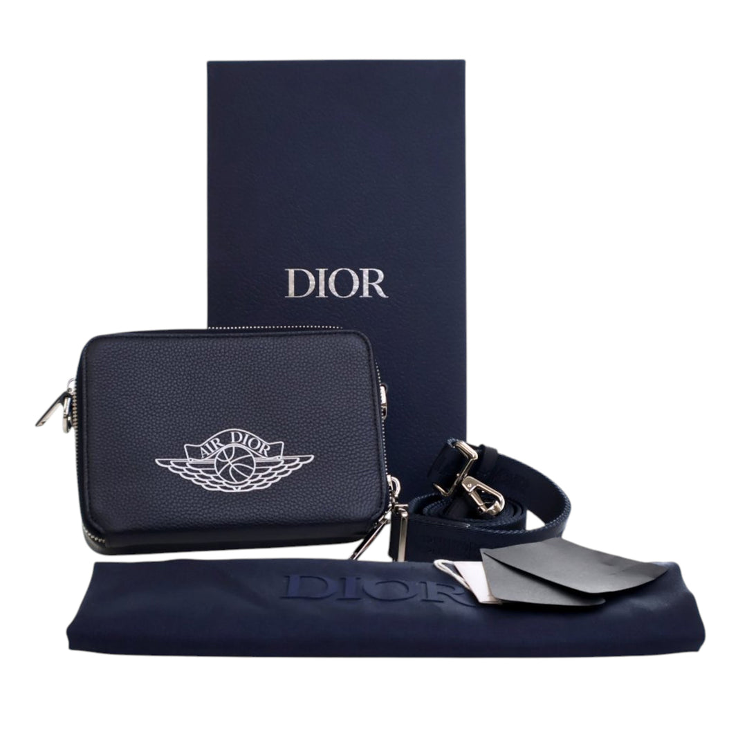 Dior Air Jordan Grained Cuir de veau Sac porté croisé Bleu – GABY PARIS Authentique