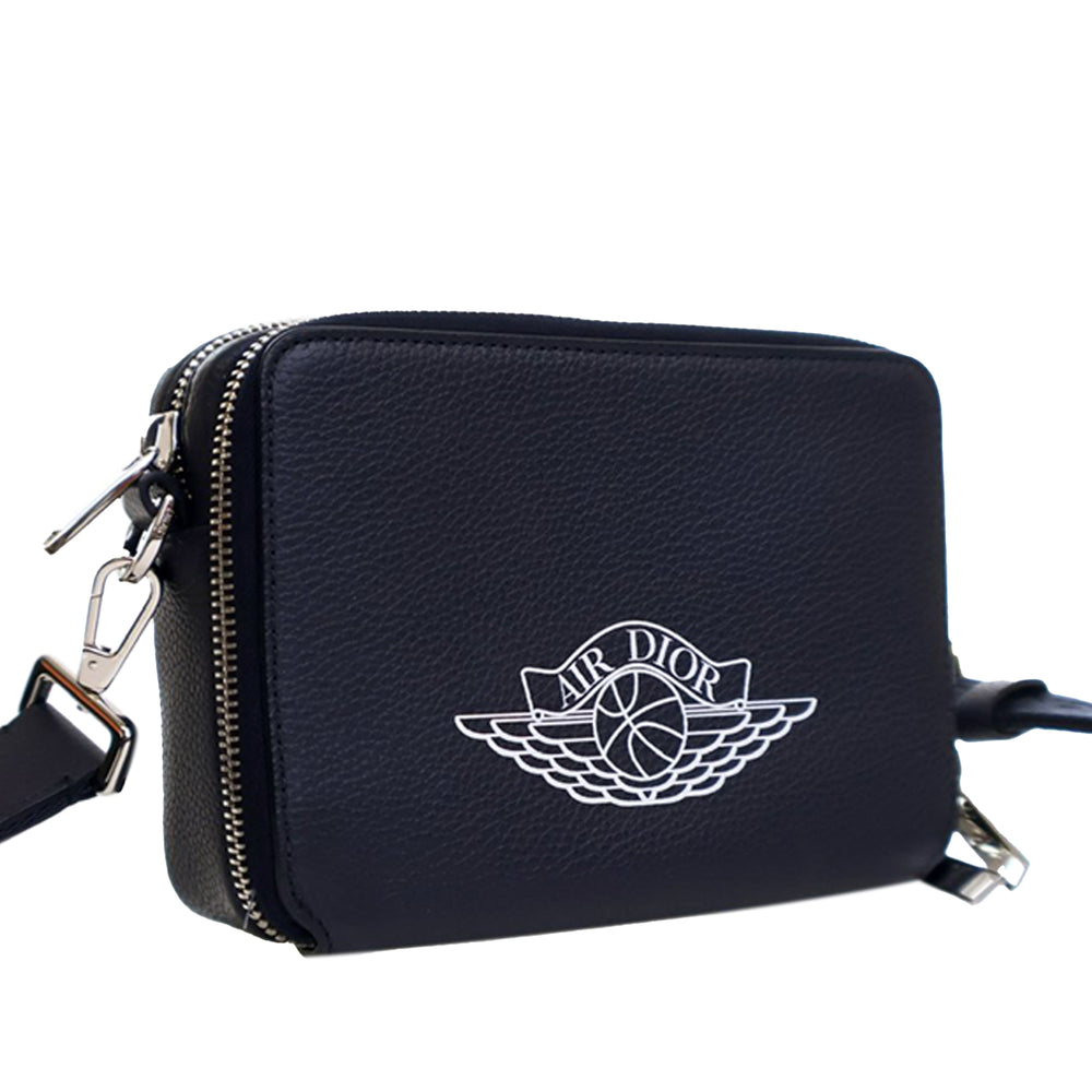 Dior Air Jordan Grained Cuir de veau Sac porté croisé Bleu – GABY PARIS Authentique