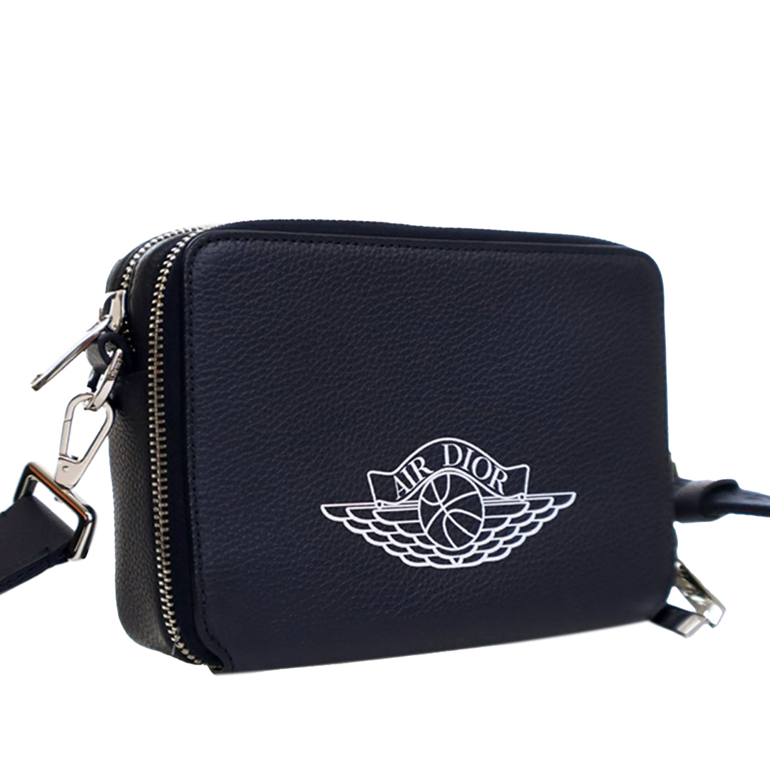 Dior Air Jordan Grained Cuir de veau Sac porté croisé Bleu – GABY PARIS Authentique