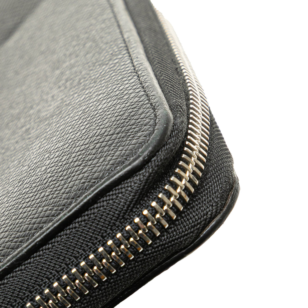Taiga Zippy Organizer Wallet Black - Gaby Paris