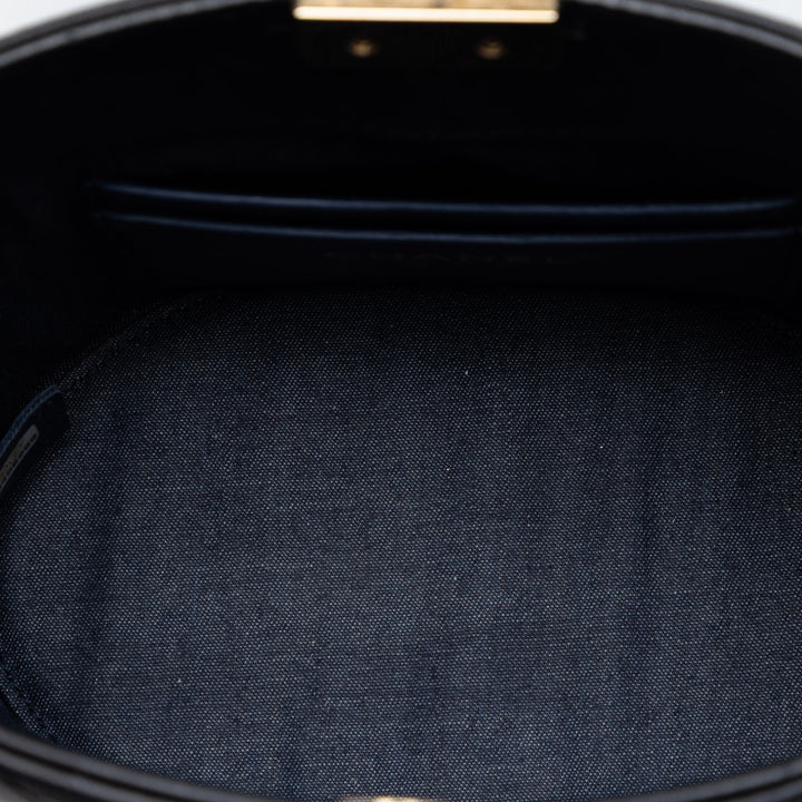 Chanel CC Cuir d’agneau Elegant Chain Vanity