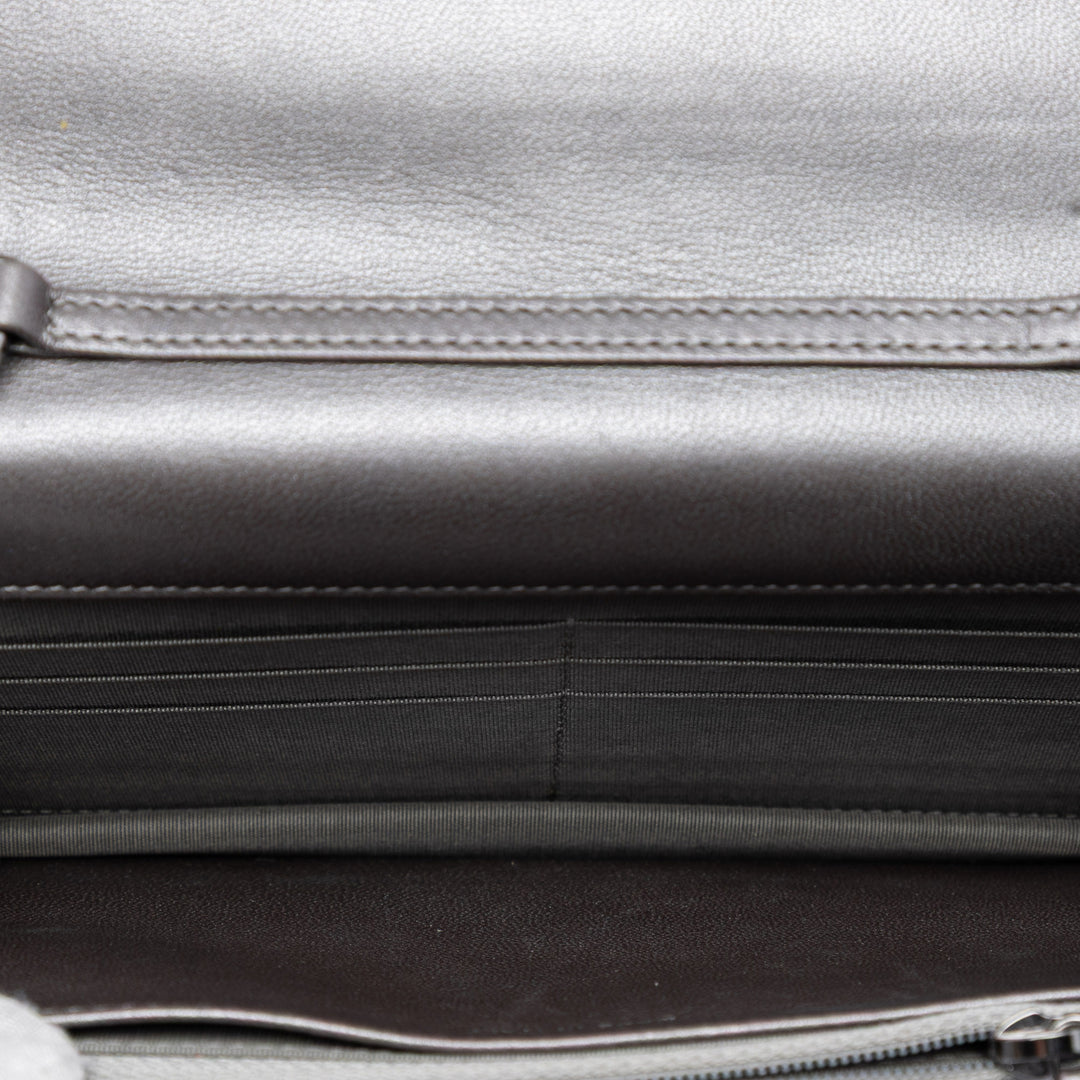 Chanel CC Matelassé Métallisé Perles fantaisie Wallet on Chain Cuir d'agneau Argenté – vue 4 – GABY PARIS