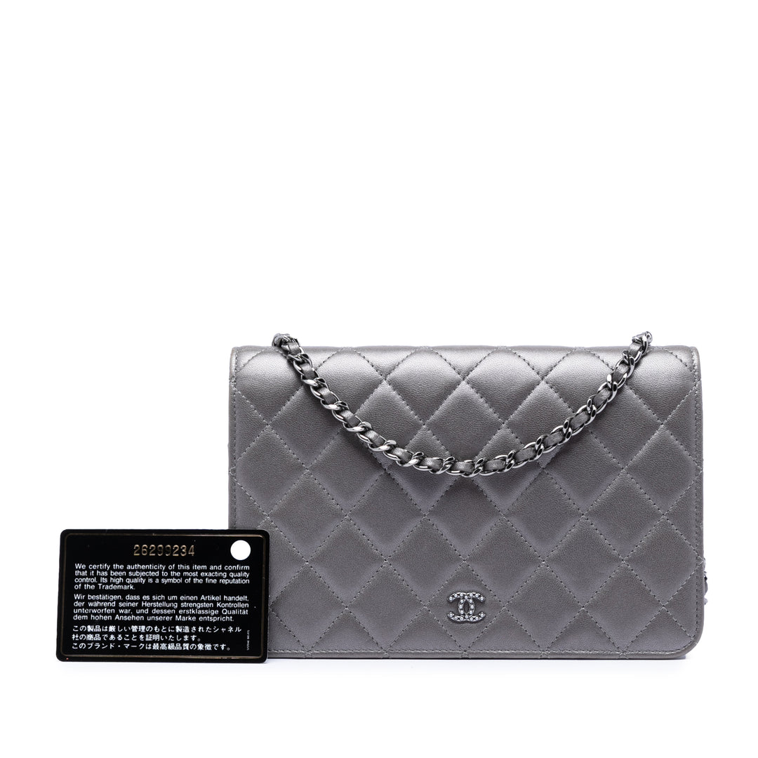 Chanel CC Matelassé Métallisé Perles fantaisie Wallet on Chain Cuir d'agneau Argenté – vue 8 – GABY PARIS