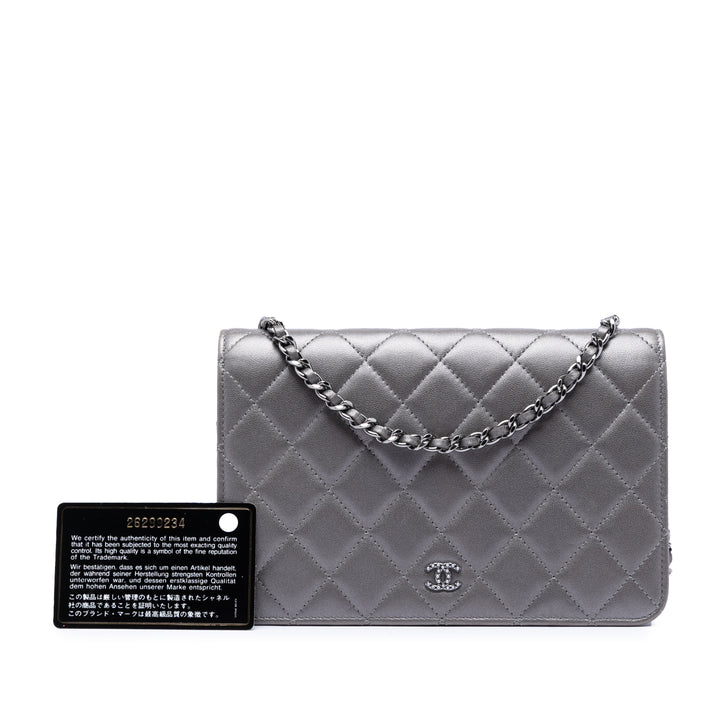Chanel CC Matelassé Métallisé Perles fantaisie Wallet on Chain Cuir d'agneau Argenté – vue 8 – GABY PARIS