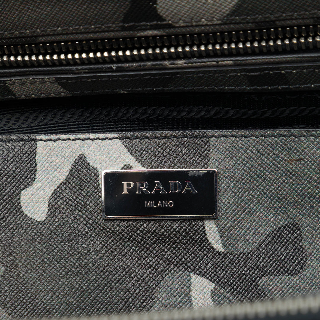 Prada Sac à main Lux Camouflage Galleria Double Zippé Saffiano Moyen Gris – vue 5 – GABY PARIS