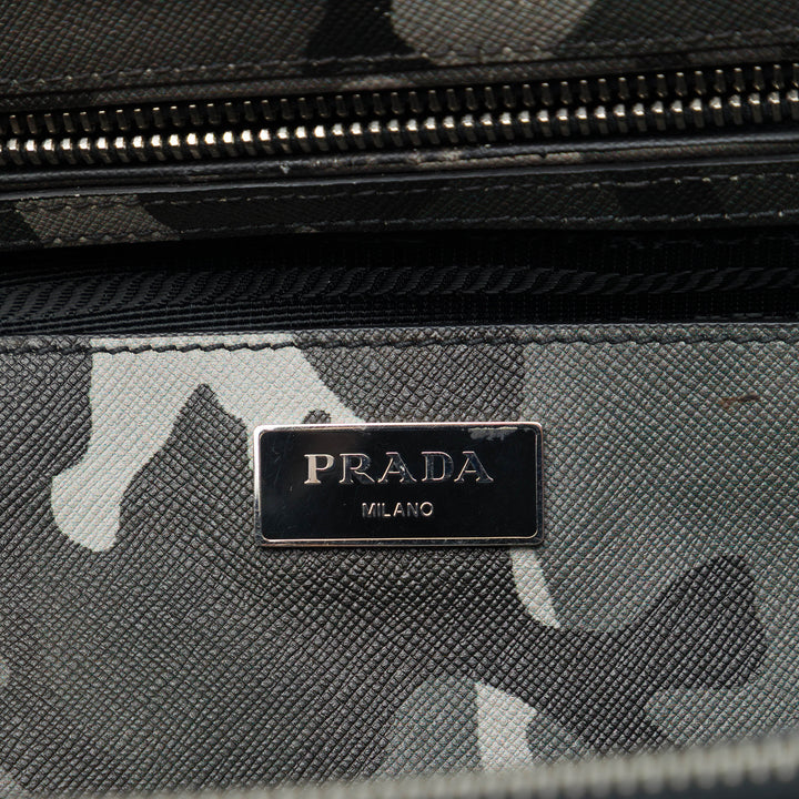 Prada Sac à main Lux Camouflage Galleria Double Zippé Saffiano Moyen Gris – vue 5 – GABY PARIS