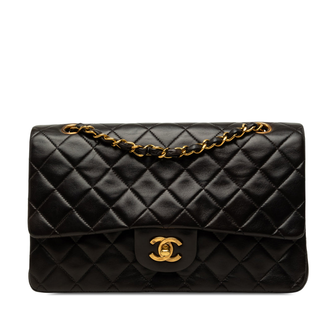 Chanel Sac porté épaule Classic Double rabat Moyen Cuir d'agneau Noir – vue principale – GABY PARIS