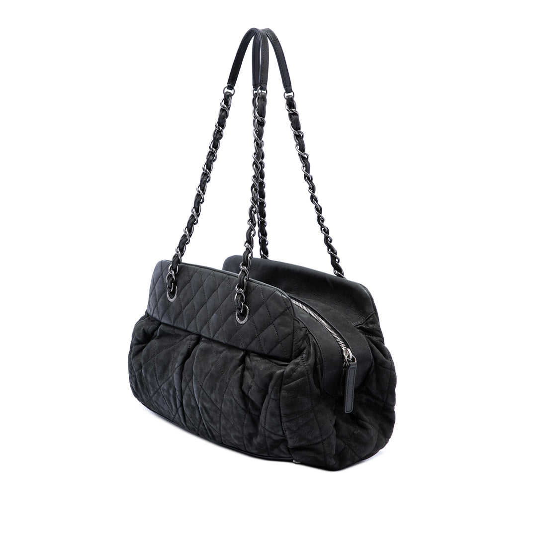 Chanel Matelassé Irisé Chic Quilt Sac bowling Cuir de veau