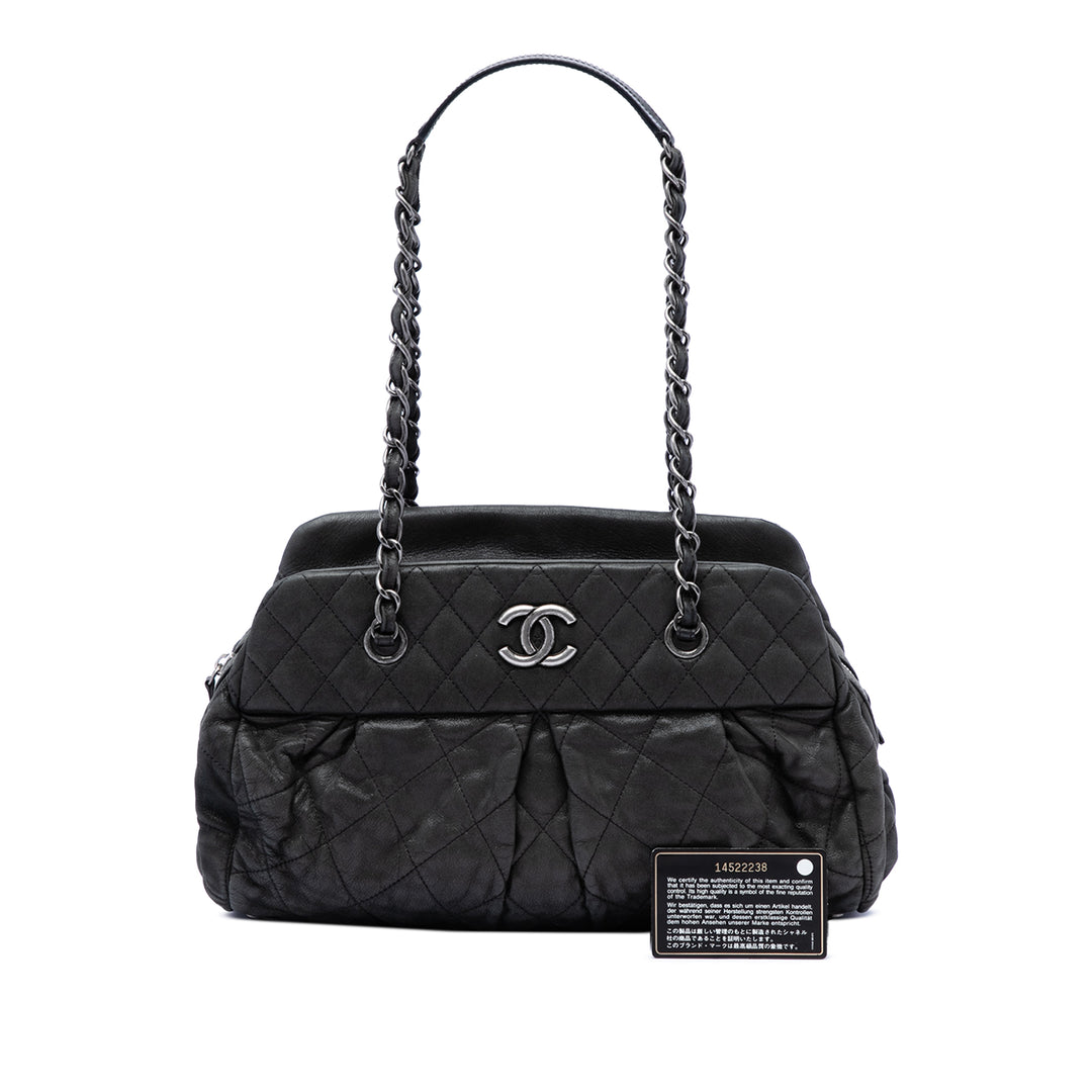 Chanel Matelassé Irisé Chic Quilt Sac bowling Cuir de veau