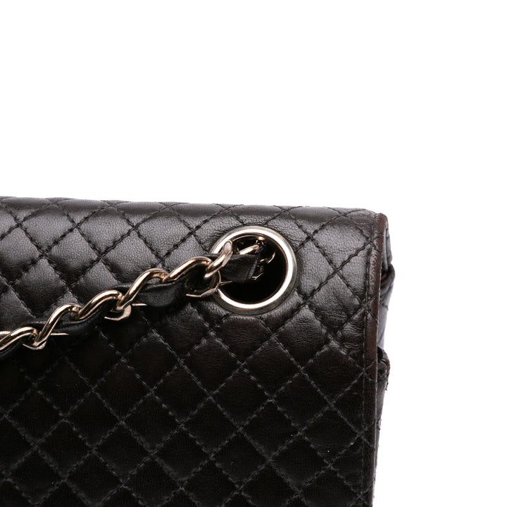 Chanel Medium Classic Microquilted Cuir d’agneau Simple rabat Noir