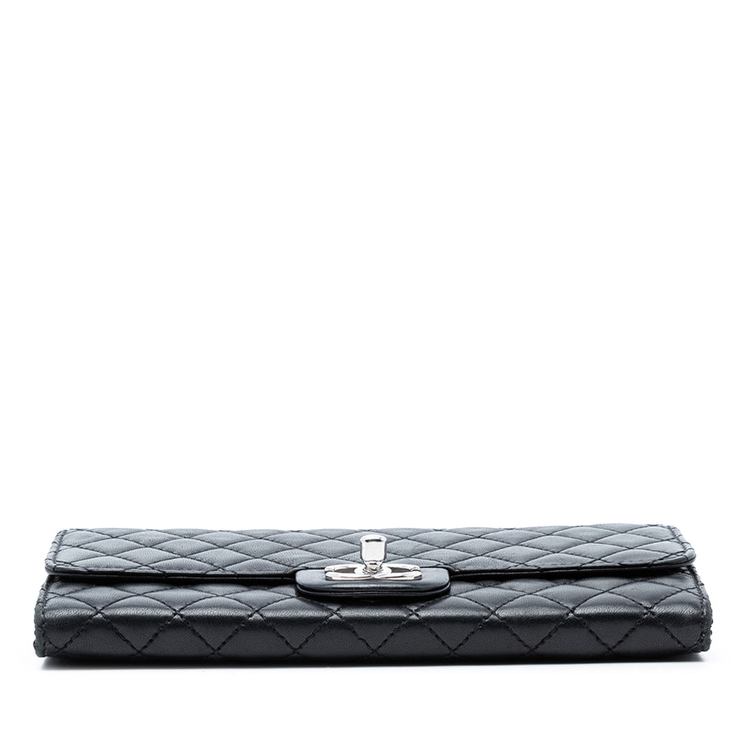 Chanel CC Matelassé Cuir d’agneau East West Wallet on Chain