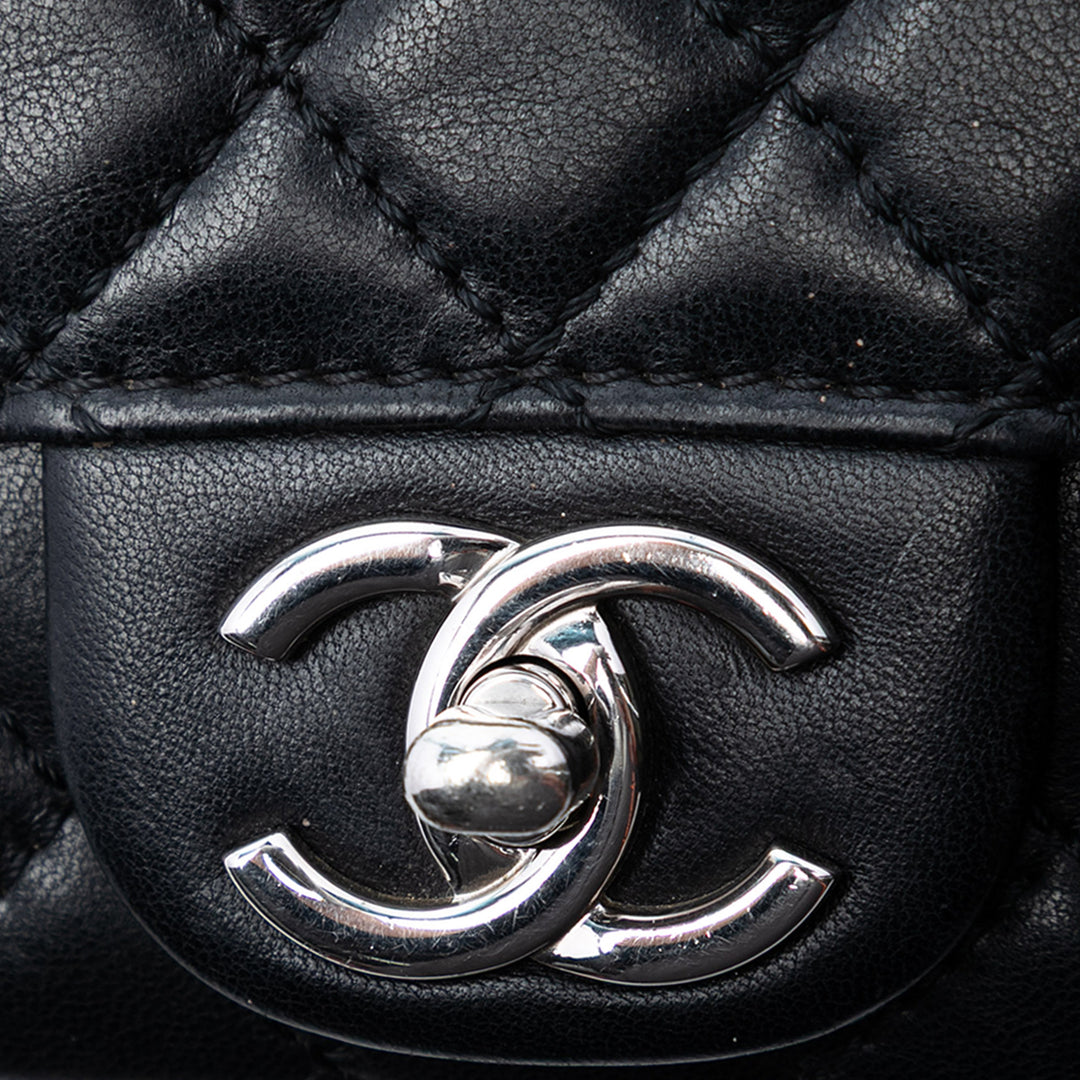 Chanel CC Matelassé Cuir d’agneau East West Wallet on Chain