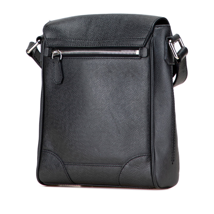 Louis Vuitton Taiga Luca Noir