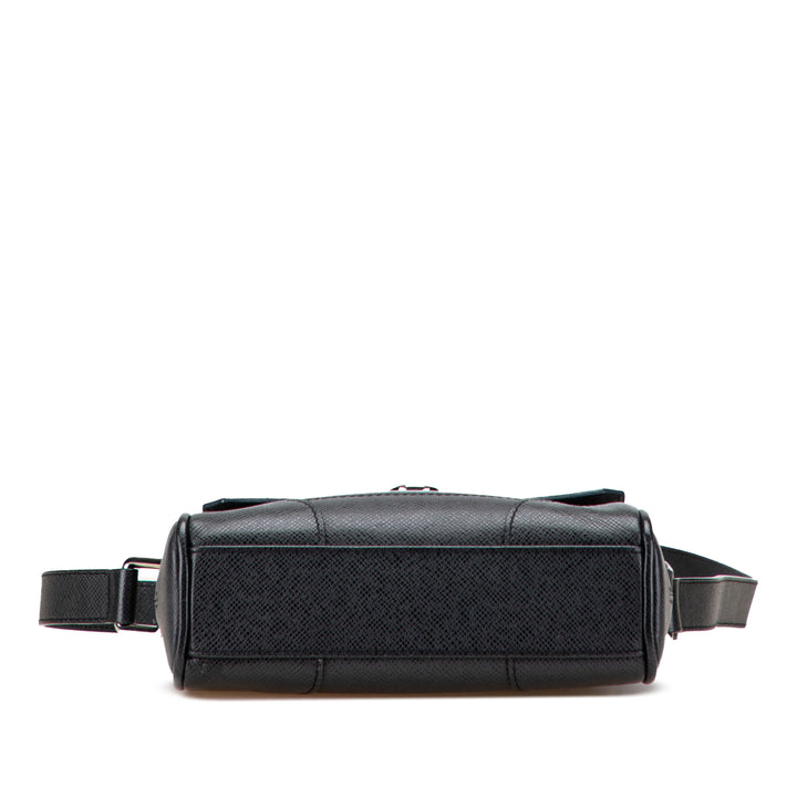 Louis Vuitton Taiga Luca Noir