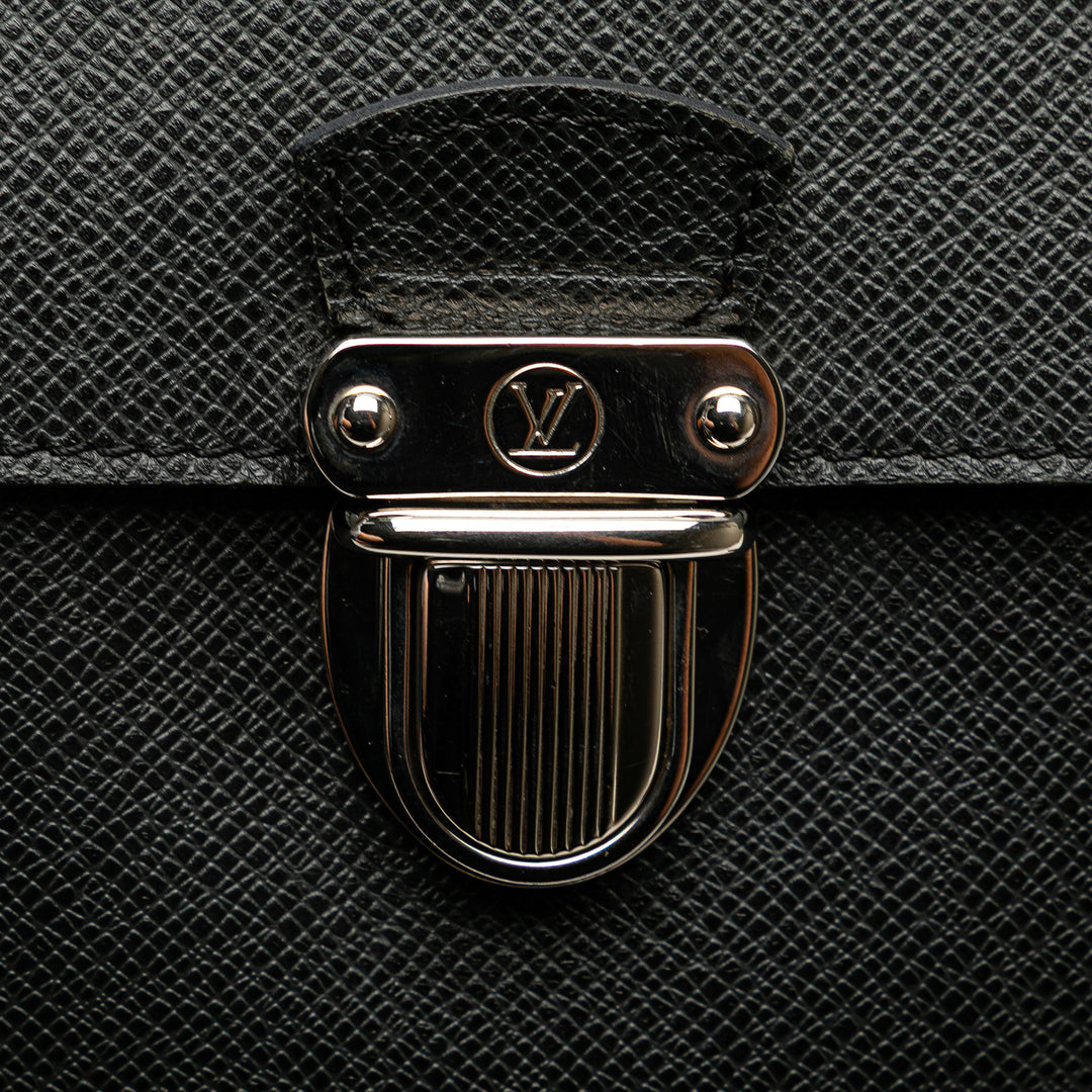 Louis Vuitton Taiga Luca Noir