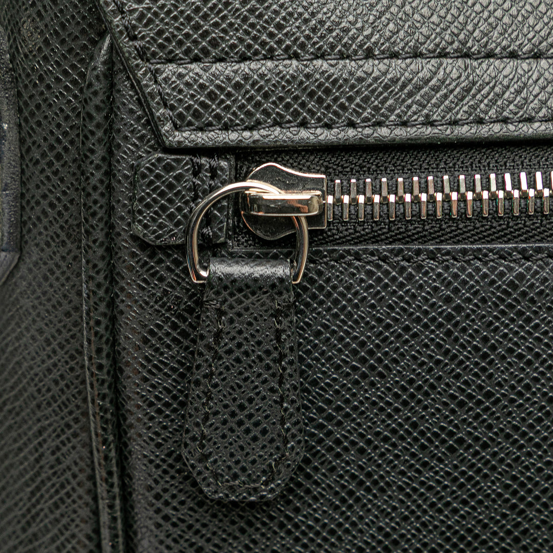 Louis Vuitton Taiga Luca Noir