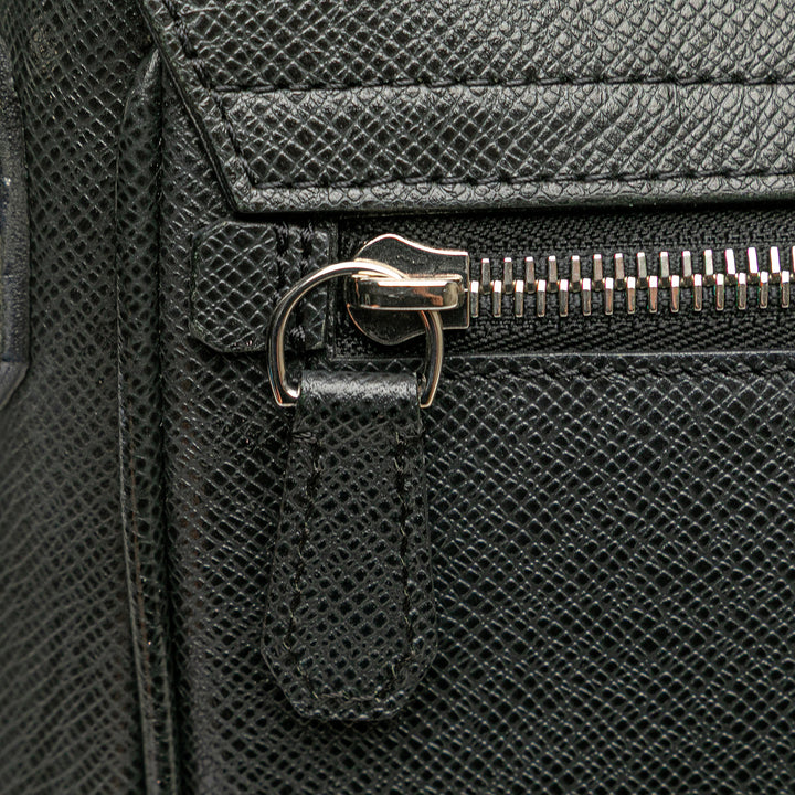 Louis Vuitton Taiga Luca Noir