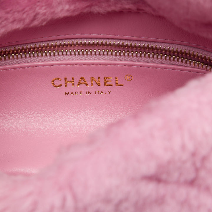 Chanel Sac à main Matelassé Shearling Coconing Rabat simple Matière naturelle Rose – vue 5 – GABY PARIS