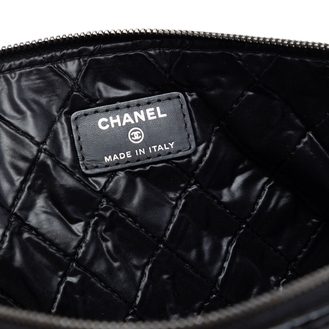 Chanel Large Matelassé Cuir verni O Étui Pochette