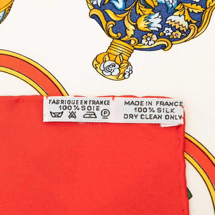 Qu Importe Le Flacon Handkerchief Blanc