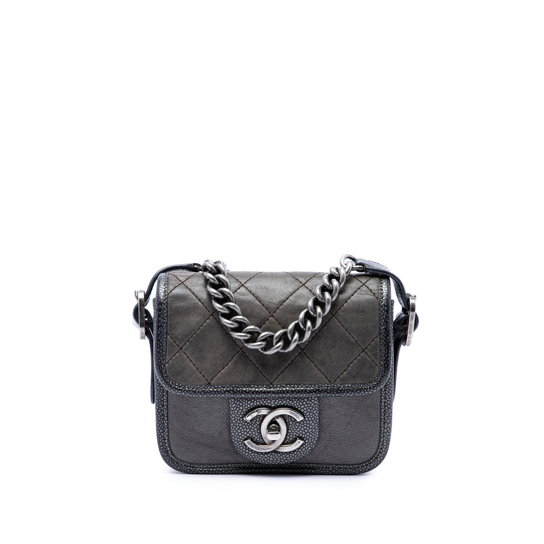 Chanel Paris Bombay Matelassé Irisé Back to School Rabat simple Mini Cuir de veau