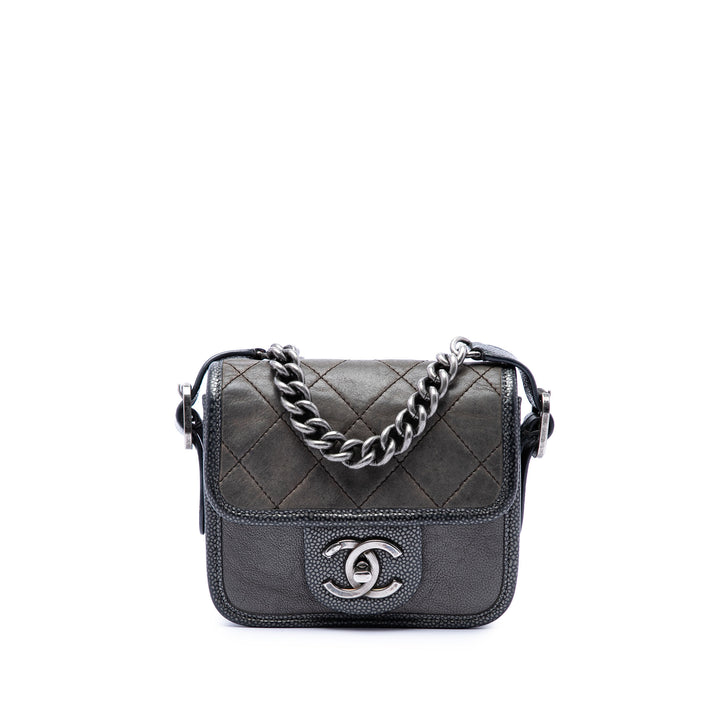 Chanel Paris Bombay Matelassé Irisé Back to School Rabat simple Mini Cuir de veau