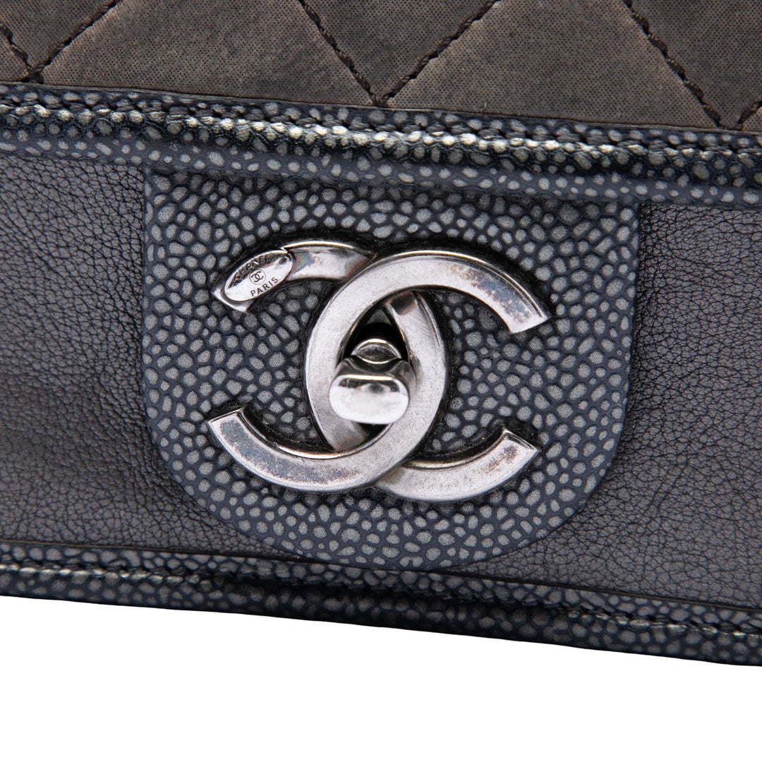 Chanel Paris Bombay Matelassé Irisé Back to School Rabat simple Mini Cuir de veau