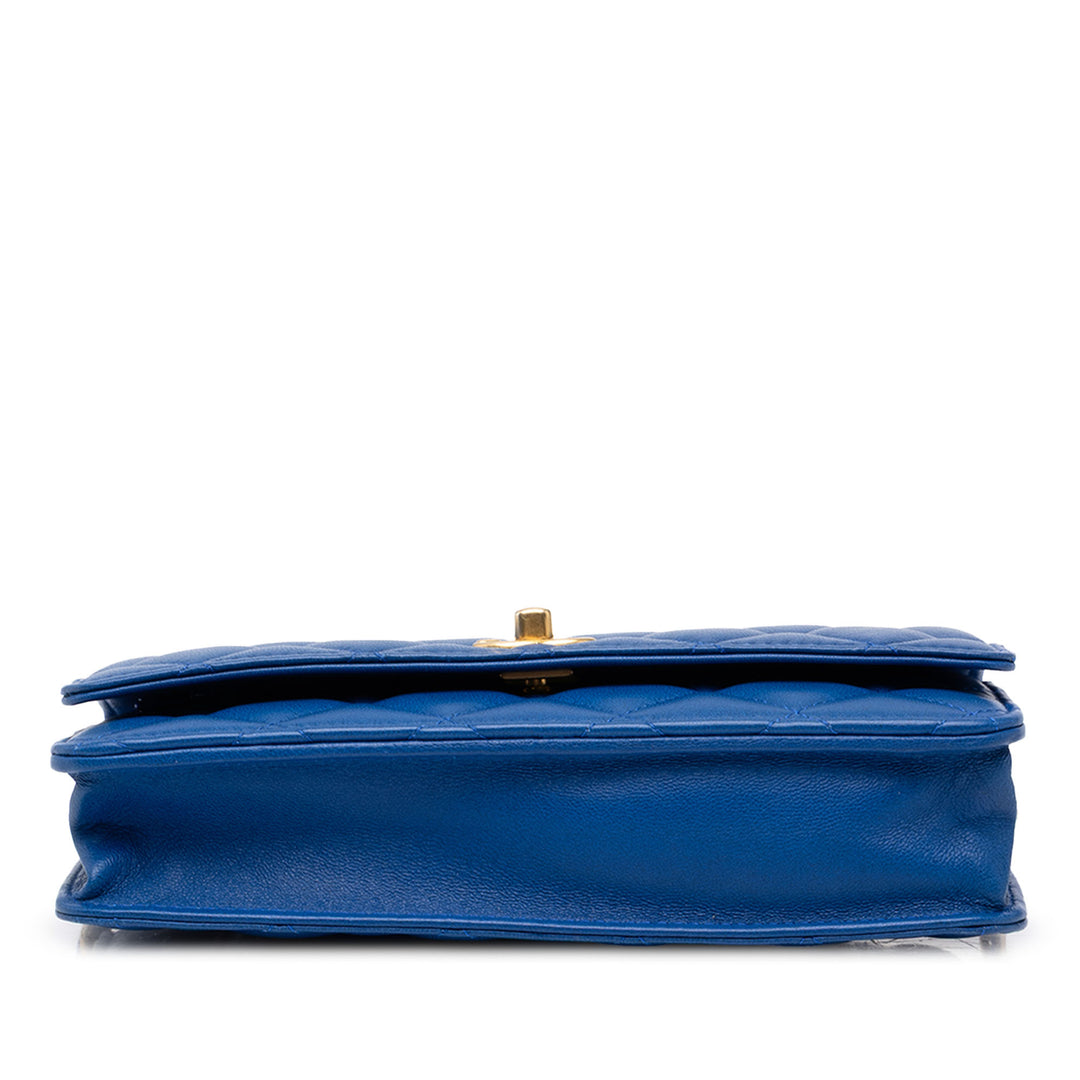 Chanel CC Matelassé Perle Crush Wallet on Chain Cuir d'agneau Bleu – vue 3 – GABY PARIS