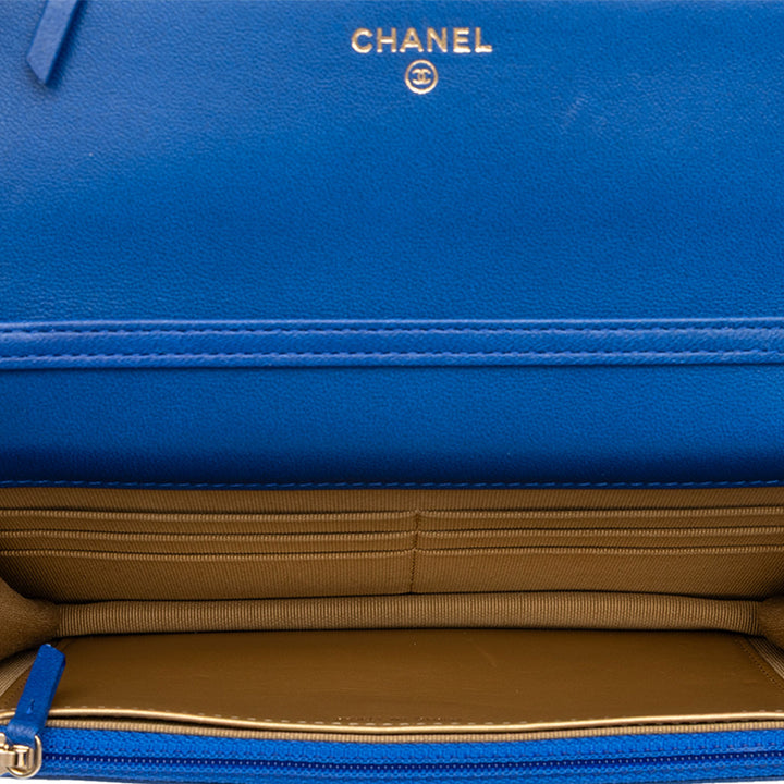 Chanel CC Matelassé Perle Crush Wallet on Chain Cuir d'agneau Bleu – vue 4 – GABY PARIS