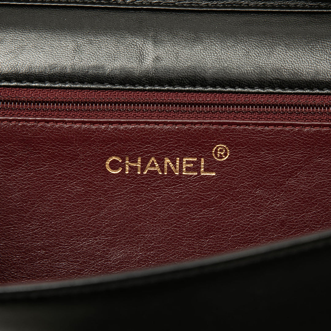 Chanel Sac bandoulière CC Matelassé Rabat intégral Moyen Cuir d'agneau Noir – vue 5 – GABY PARIS